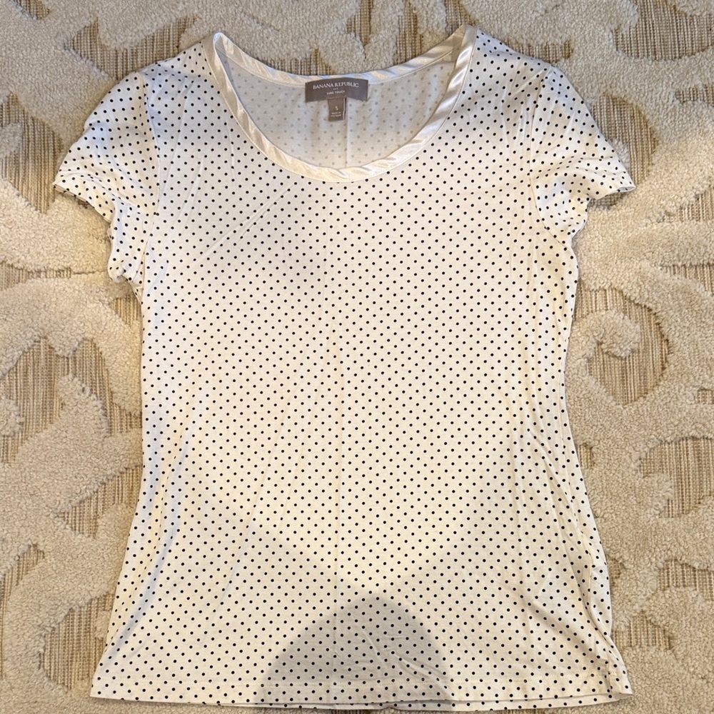 Banana Republic White Polka Dot Short Sleeve Tee